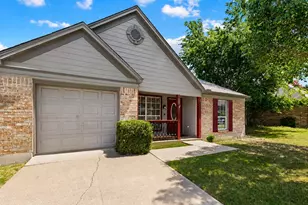4609 Feathercrest Dr, Fort Worth, TX 76137 - Photo 2
