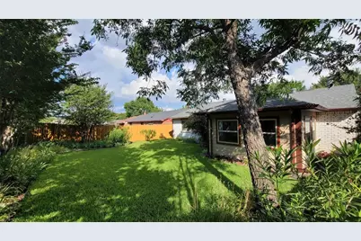 10207 Sweet Gum Street, Dallas, TX 75249 - Photo 18