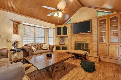 2335 Highlands Creek Road, Carrollton, TX 75007 - Photo 10