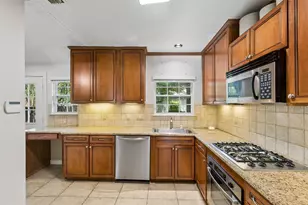 5426 Stoneleigh Ave, Dallas, TX 75235 - Photo 4
