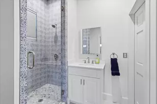 426 E Texas St, Grapevine, TX 76051 - Photo 36