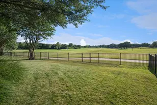 2125 Clubside Dr, Corinth, TX 76210 - Photo 2
