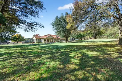 200 Cayuga Trail, Lake Kiowa, TX 76240 - Photo 38
