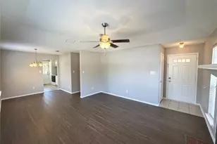 405 Augustine Dr, Euless, TX 76039 - Photo 4