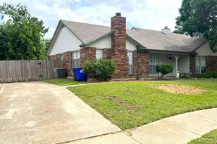 405 Augustine Dr, Euless, TX 76039 - Photo 2