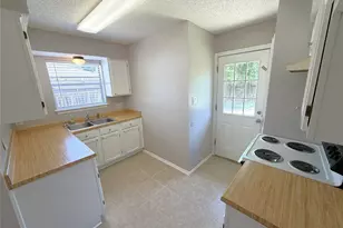 405 Augustine Dr, Euless, TX 76039 - Photo 8