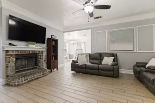 4833 Colonial Park Dr, Haltom City, TX 76117 - Photo 6