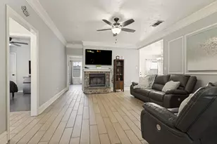 4833 Colonial Park Dr, Haltom City, TX 76117 - Photo 4