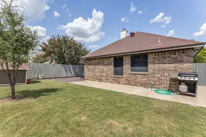 4833 Colonial Park Drive, Haltom City, TX 76117 - Photo 24