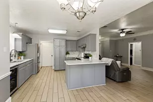 4833 Colonial Park Dr, Haltom City, TX 76117 - Photo 16