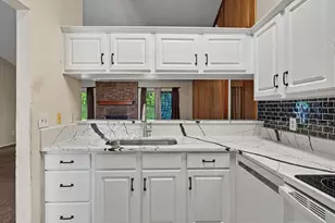 6210 Valley Forge Ct, Arlington, TX 76002 - Photo 8