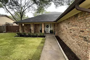 4208 Hemlock St, Fort Worth, TX 76137 - Photo 2