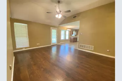 224 Los Angeles Drive, Glenn Heights, TX 75154 - Photo 4