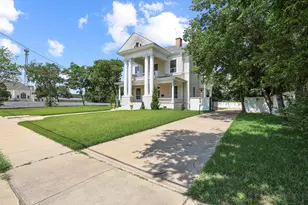 511 S Travis St, Sherman, TX 75090 - Photo 2