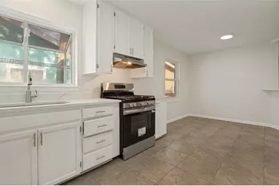 3811 Rolinda Drive, Dallas, TX 75211 - Photo 12