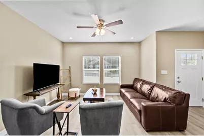 613 W Elm Street, Denison, TX 75020 - Photo 6