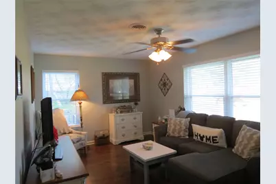 10905 Lake Gardens Drive, Dallas, TX 75218 - Photo 4