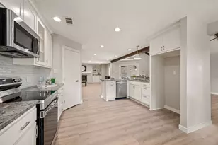 2214 Wilson Dr, Arlington, TX 76011 - Photo 8