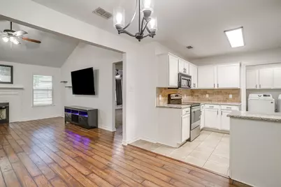 636 Cumberland Drive, Burleson, TX 76028 - Photo 6