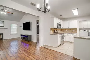 636 Cumberland Dr, Burleson, TX 76028 - Photo 6