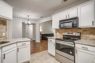 636 Cumberland Dr, Burleson, TX 76028 - Photo 10