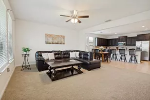 2619 Sunburst Dr, Glenn Heights, TX 75154 - Photo 2