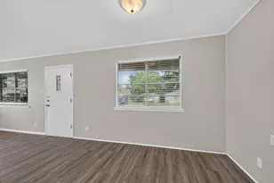 208 D St, Whitesboro, TX 76273 - Photo 10