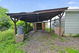 208 D St, Whitesboro, TX 76273 - Photo 22