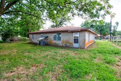 403 S Broadway Street, Collinsville, TX 76233 - Photo 6