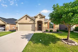 1352 Lake Grove Dr, Little Elm, TX 75068 - Photo 2