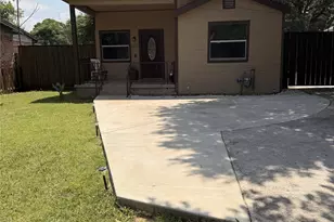 2212 Harris Ln, Haltom City, TX 76117 - Photo 2