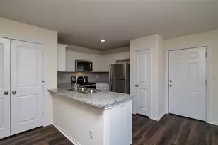 201 S May St, Whitewright, TX 75491 - Photo 8