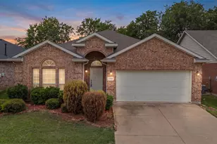 2208 Priscella Dr, Fort Worth, TX 76131 - Photo 2
