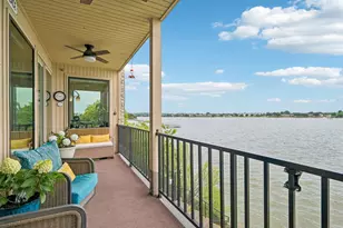 401 E Pearl St, Granbury, TX 76048 - Photo 2