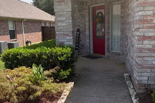 1612 Cedar Elm Dr, Corinth, TX 76210 - Photo 2