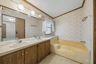 5701 Spring St, Alvarado, TX 76009 - Photo 16