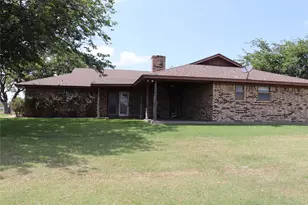 1147 Riverview Dr, Cleburne, TX 76033 - Photo 2