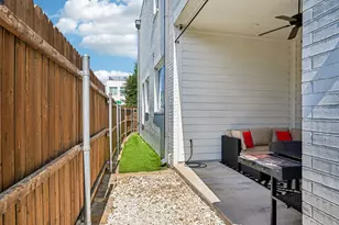 322 Templeton Dr, Fort Worth, TX 76107 - Photo 36