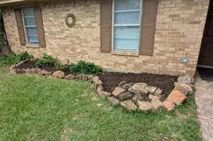 12419 Sparrow Ct, Balch Springs, TX 75180 - Photo 2