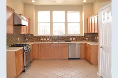 1013 Clear Creek Drive, Mesquite, TX 75181 - Photo 6