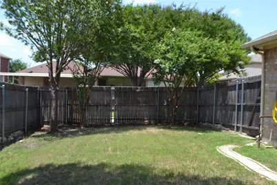 1013 Clear Creek Drive, Mesquite, TX 75181 - Photo 12