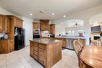 415 Breezeway Court, Cedar Hill, TX 75104 - Photo 8