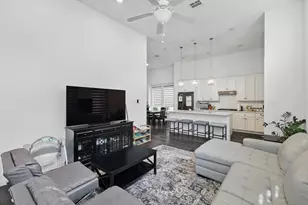 222 Woodson St, Irving, TX 75063 - Photo 10