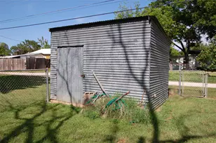 141 Ragland St, Graham, TX 76450 - Photo 16