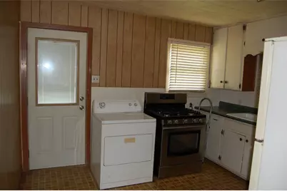 141 Ragland Street, Graham, TX 76450 - Photo 10