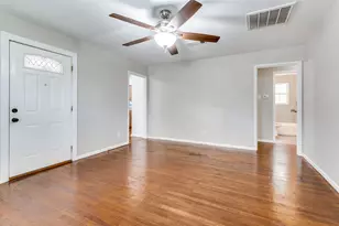 118 Nichols St, Irving, TX 75060 - Photo 2