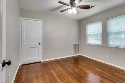 118 Nichols Street, Irving, TX 75060 - Photo 6