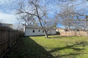 118 Nichols St, Irving, TX 75060 - Photo 12