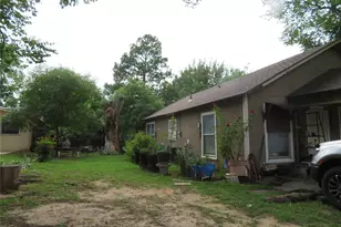 1206 Johnson St, Denton, TX 76205 - Photo 2