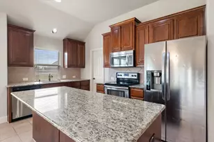 6633 Meadow Glen Dr, Midlothian, TX 76065 - Photo 2
